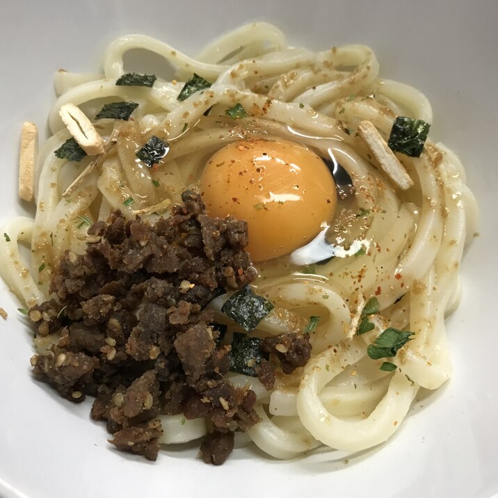 【簡単】牛そぼろ入り♪釜玉うどん